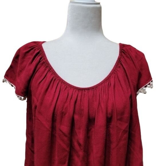 Arizona Women Size Medium Cropped Boho Festival Top Maroon Crochet Pom Pom Trim - Picture 2 of 6